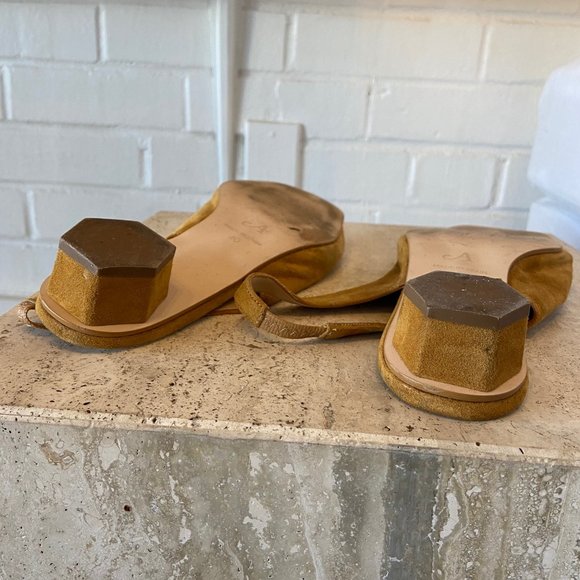 About Arianne Galo Slingback Low Heels - Picture 7 of 11